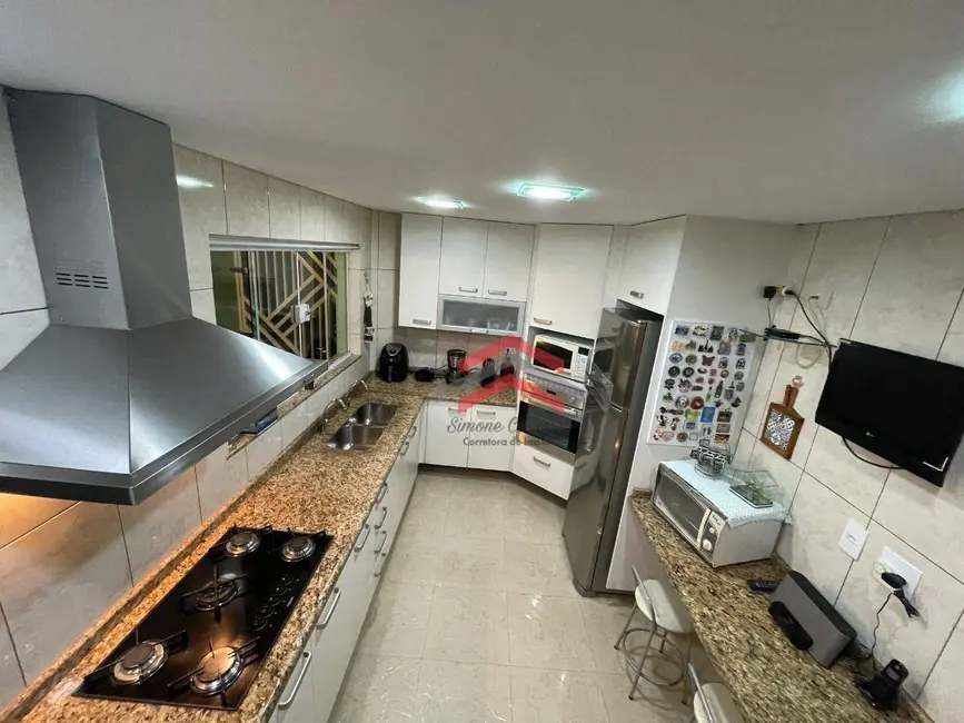 Sobrado com 3 quartos à venda, 175m2 em Jardim Teresa, São Paulo - SP - imagem 9 Foto 9 de Sobrado com 3 quartos à venda, 175m2 em Jardim Teresa, São Paulo - SP