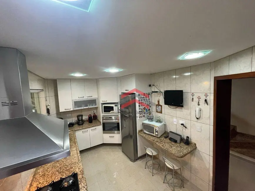 Sobrado com 3 quartos à venda, 175m2 em Jardim Teresa, São Paulo - SP - imagem 7 Foto 7 de Sobrado com 3 quartos à venda, 175m2 em Jardim Teresa, São Paulo - SP