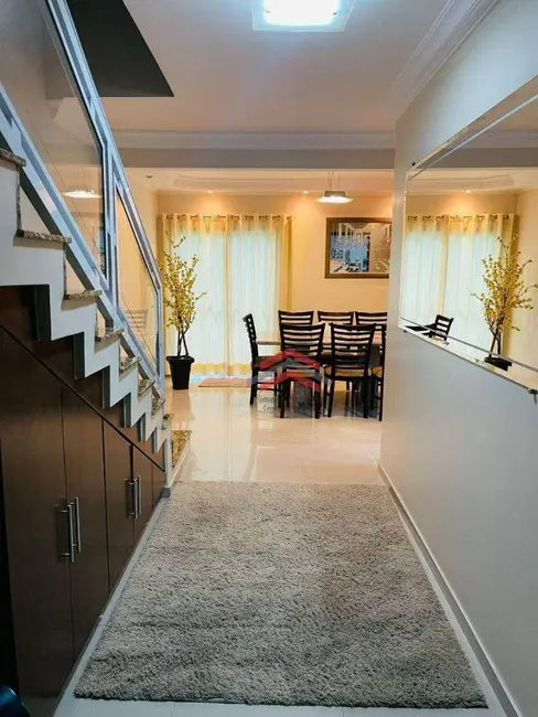 Sobrado com 3 quartos à venda, 175m2 em Jardim Teresa, São Paulo - SP - imagem 5 Foto 5 de Sobrado com 3 quartos à venda, 175m2 em Jardim Teresa, São Paulo - SP