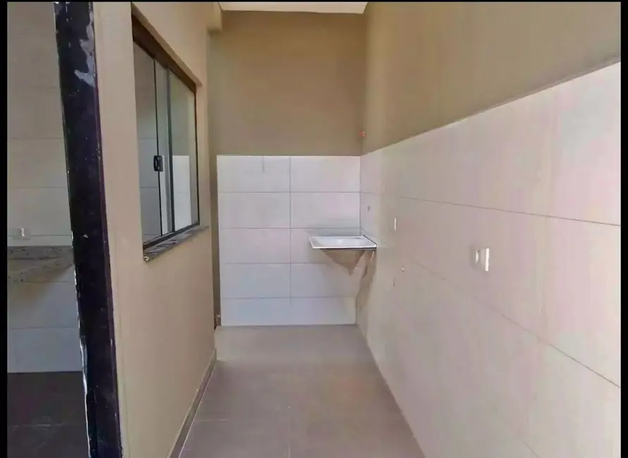 Foto 2 de Casa com 2 quartos à venda, 150m2 em Tres Lagoas - MS