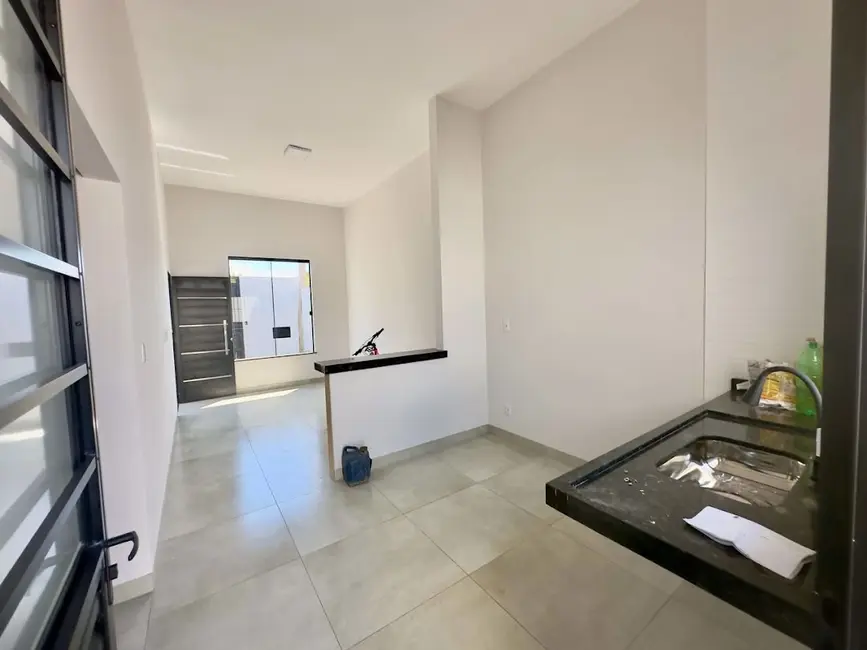 Foto 2 de Casa com 2 quartos à venda, 121m2 em Ipê, Tres Lagoas - MS