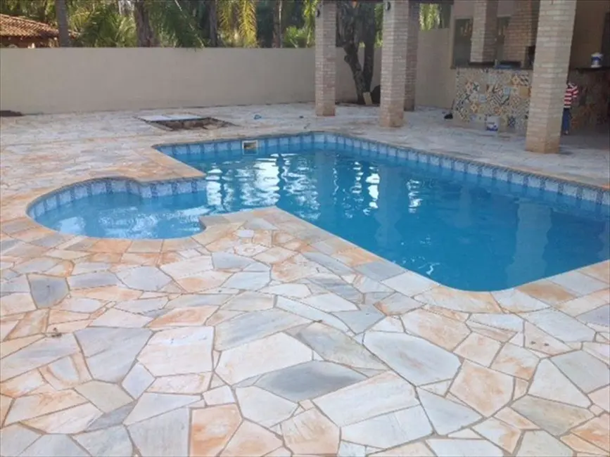 Casa de Condomínio com 3 quartos à venda, 890m2 em Guapiacu - SP - imagem 2 Foto 2 de Casa de Condomínio com 3 quartos à venda, 890m2 em Guapiacu - SP