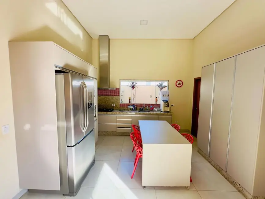 Foto 7 de Casa de Condomínio com 3 quartos à venda, 270m2 em Residencial Costa Leste, Tres Lagoas - MS