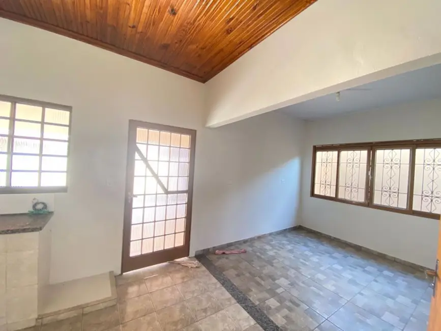 Casa com 3 quartos à venda, 500m2 em Jardim Primaveril, Tres Lagoas - MS - imagem 8 Foto 8 de Casa com 3 quartos à venda, 500m2 em Jardim Primaveril, Tres Lagoas - MS