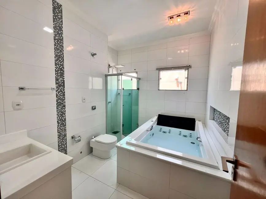Casa de Condomínio com 3 quartos à venda e para alugar, 300m2 em Recanto das Palmeiras, Tres Lagoas - MS - imagem 1 Foto 1 de Casa de Condomínio com 3 quartos à venda e para alugar, 300m2 em Recanto das Palmeiras, Tres Lagoas - MS
