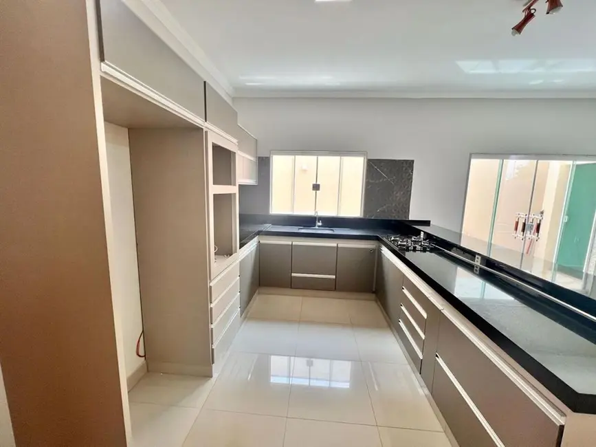 Casa de Condomínio com 3 quartos à venda e para alugar, 300m2 em Recanto das Palmeiras, Tres Lagoas - MS - imagem 7 Foto 7 de Casa de Condomínio com 3 quartos à venda e para alugar, 300m2 em Recanto das Palmeiras, Tres Lagoas - MS
