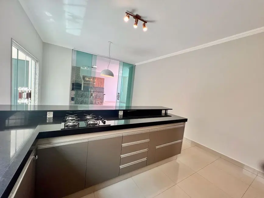 Casa de Condomínio com 3 quartos à venda e para alugar, 300m2 em Recanto das Palmeiras, Tres Lagoas - MS - imagem 9 Foto 9 de Casa de Condomínio com 3 quartos à venda e para alugar, 300m2 em Recanto das Palmeiras, Tres Lagoas - MS