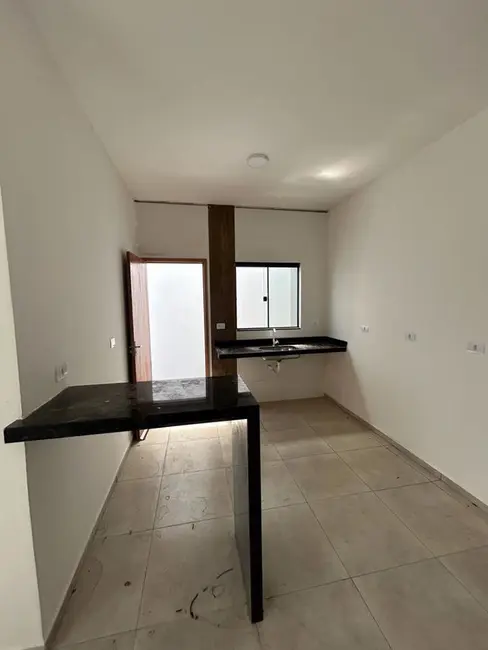Foto 2 de Casa com 2 quartos à venda, 150m2 em Tres Lagoas - MS