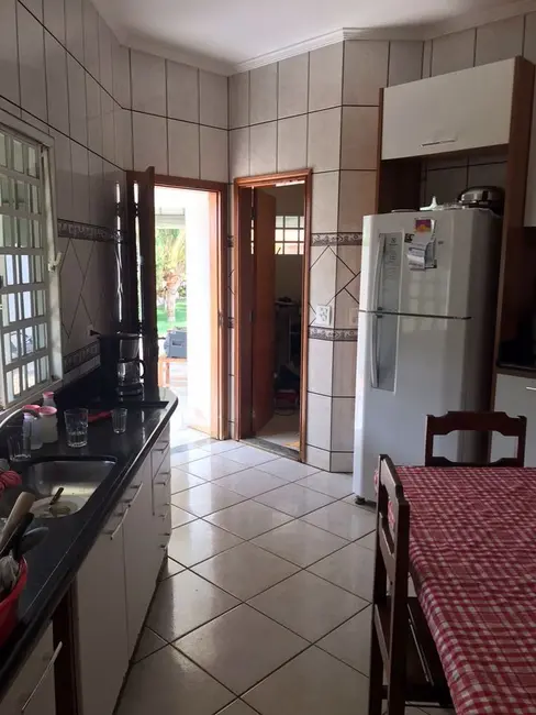 Casa com 3 quartos à venda, 625m2 em Centro, Tres Lagoas - MS - imagem 8 Foto 8 de Casa com 3 quartos à venda, 625m2 em Centro, Tres Lagoas - MS