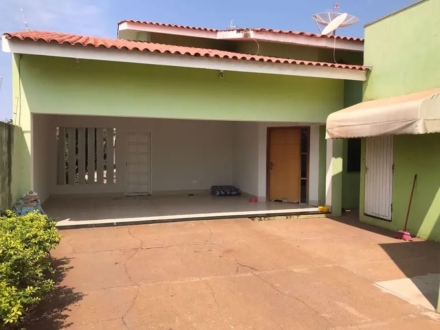 Casa com 3 quartos à venda, 625m2 em Centro, Tres Lagoas - MS - imagem 4 Foto 4 de Casa com 3 quartos à venda, 625m2 em Centro, Tres Lagoas - MS