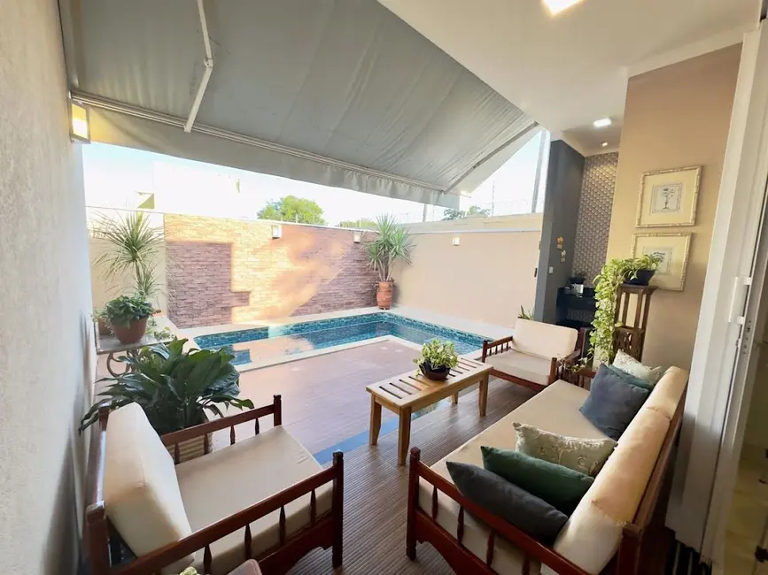 Foto 1 de Casa com 3 quartos à venda, 300m2 em Centro, Tres Lagoas - MS