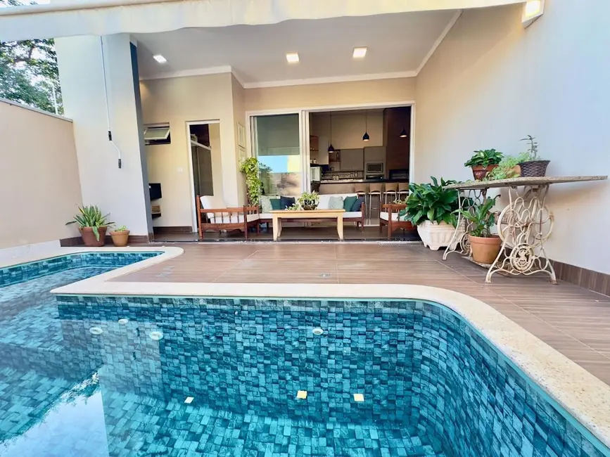 Foto 2 de Casa com 3 quartos à venda, 300m2 em Centro, Tres Lagoas - MS
