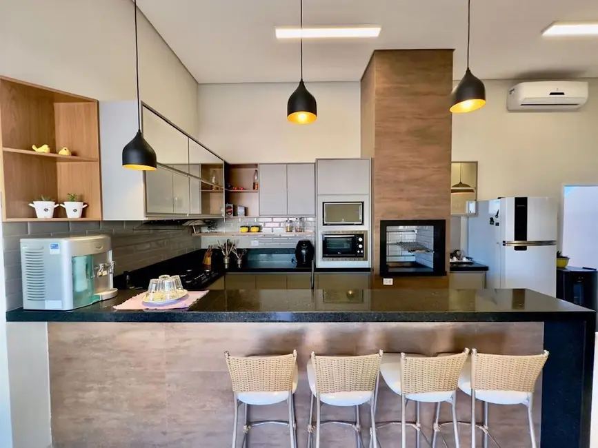 Foto 4 de Casa com 3 quartos à venda, 300m2 em Centro, Tres Lagoas - MS