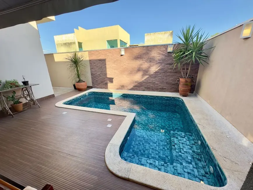 Foto 3 de Casa com 3 quartos à venda, 300m2 em Centro, Tres Lagoas - MS
