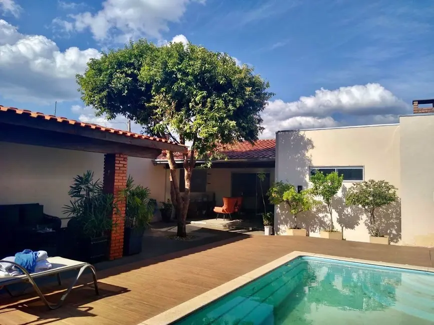 Foto 1 de Casa com 3 quartos à venda, 300m2 em Jardim Planalto, Tres Lagoas - MS
