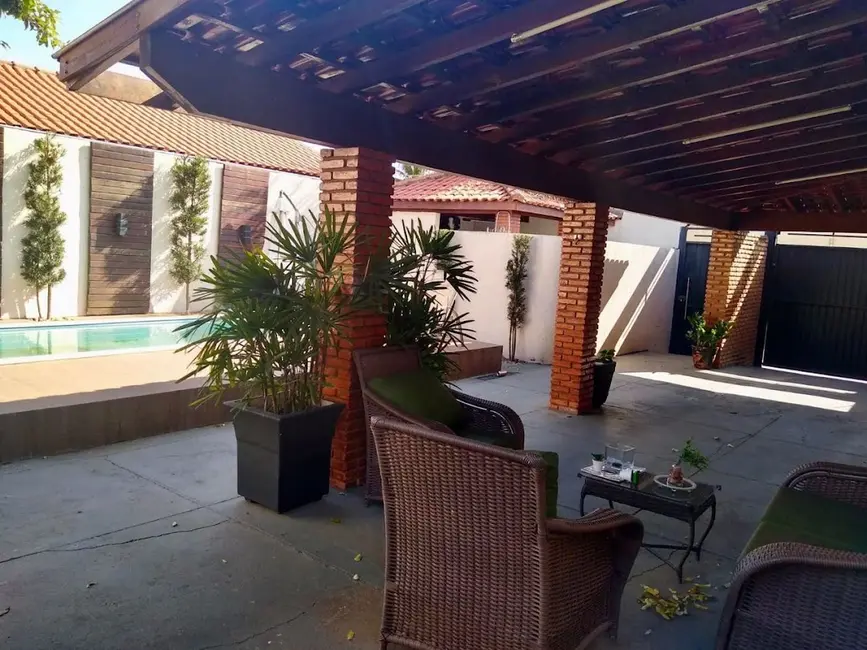 Foto 3 de Casa com 3 quartos à venda, 300m2 em Jardim Planalto, Tres Lagoas - MS
