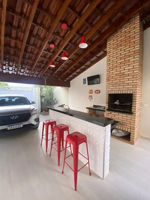Foto 2 de Casa com 3 quartos à venda, 360m2 em Ipê, Tres Lagoas - MS