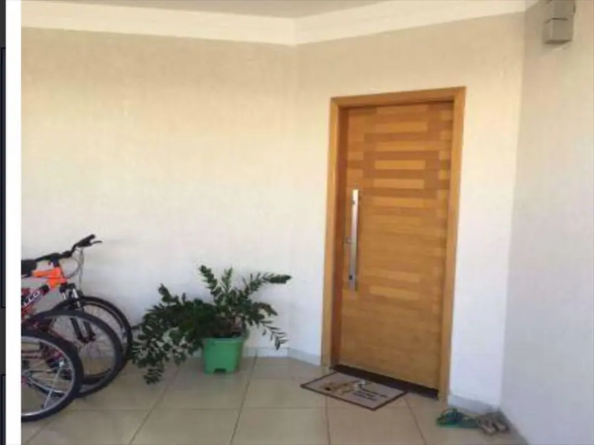 Casa com 3 quartos à venda, 240m2 em Recanto das Palmeiras, Tres Lagoas - MS - imagem 6 Foto 6 de Casa com 3 quartos à venda, 240m2 em Recanto das Palmeiras, Tres Lagoas - MS