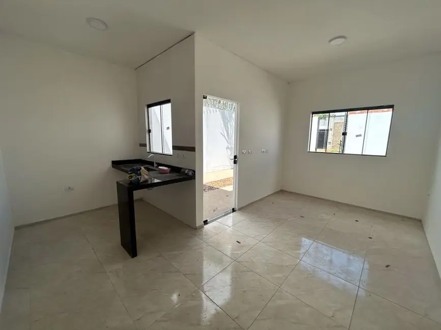 Foto 1 de Casa com 2 quartos à venda, 150m2 em Tres Lagoas - MS