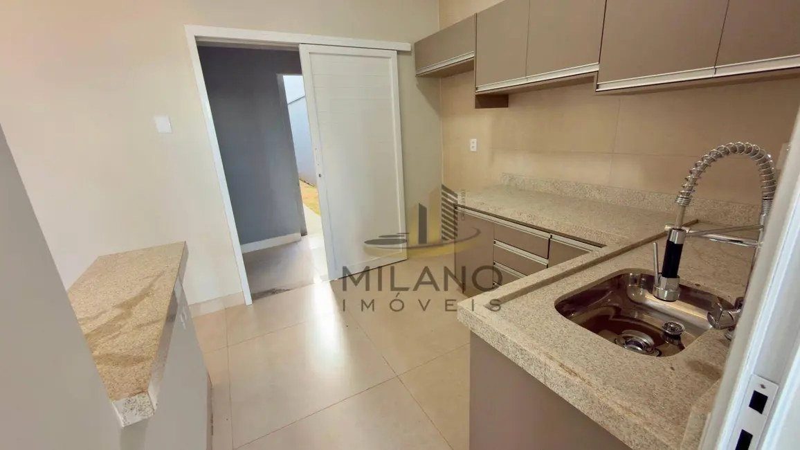 Foto 4 de Casa com 3 quartos à venda, 160m2 em Ipê, Tres Lagoas - MS