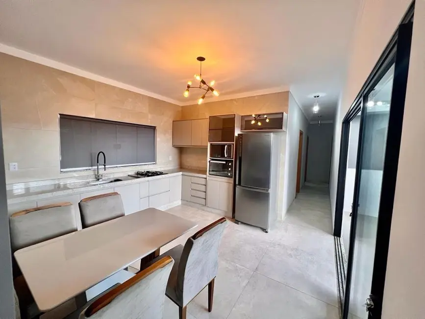 Foto 2 de Casa com 3 quartos à venda, 300m2 em Jardim Alvorada, Tres Lagoas - MS