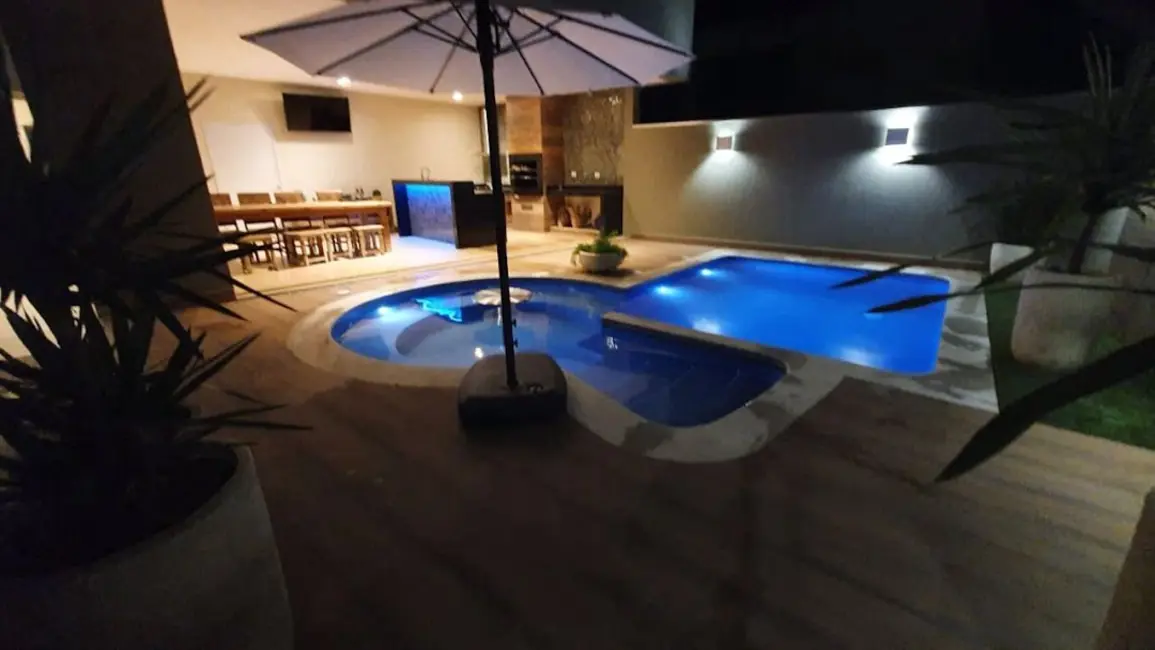 Foto 1 de Casa de Condomínio com 3 quartos à venda, 520m2 em Tres Lagoas - MS