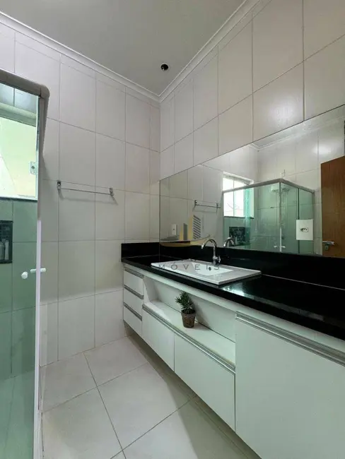 Foto 9 de Casa de Condomínio com 3 quartos à venda, 360m2 em Village do Lago, Tres Lagoas - MS