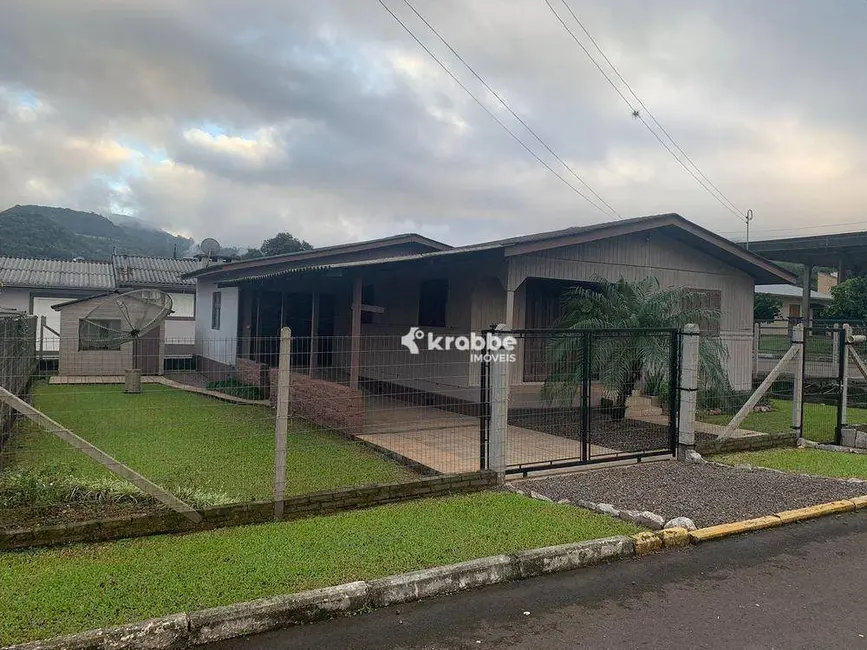 Foto 2 de Casa com 3 quartos à venda, 376m2 em Westfalia - RS