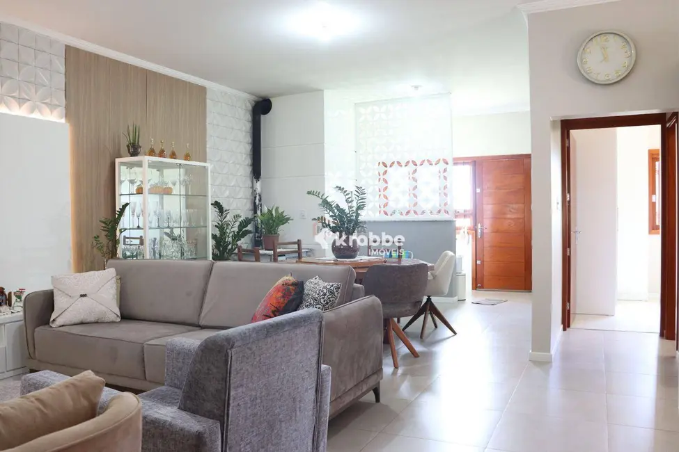 Casa com 4 quartos à venda, 360m2 em Centro, Estrela - RS - imagem 9 Foto 9 de Casa com 4 quartos à venda, 360m2 em Centro, Estrela - RS