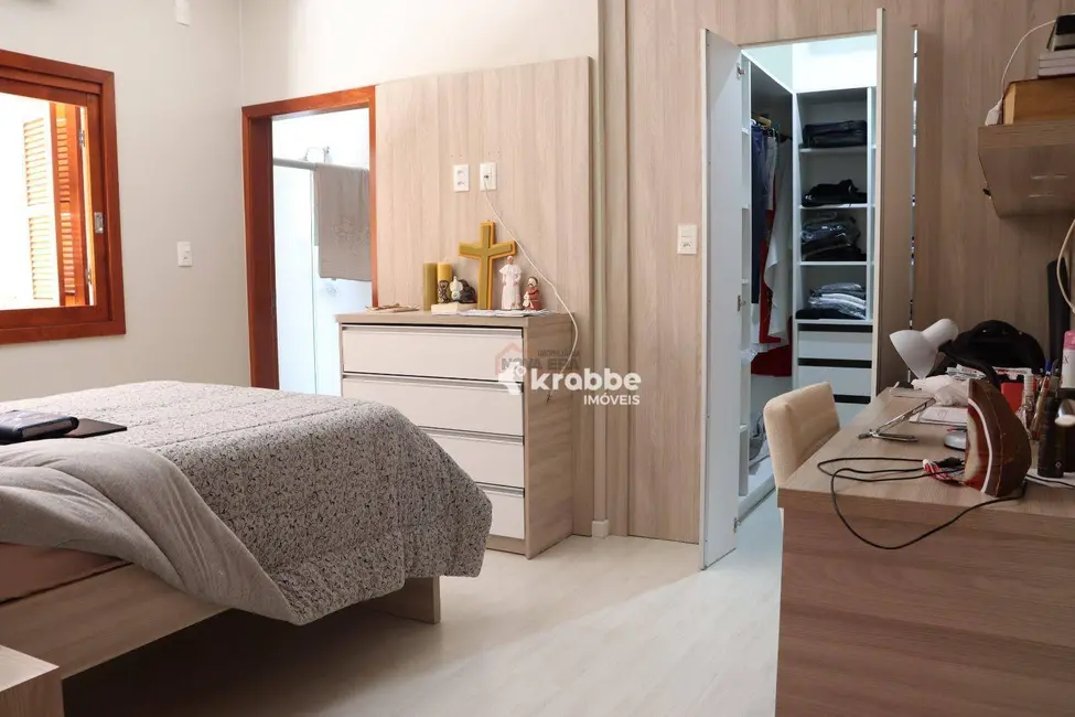 Casa com 4 quartos à venda, 360m2 em Centro, Estrela - RS - imagem 7 Foto 7 de Casa com 4 quartos à venda, 360m2 em Centro, Estrela - RS