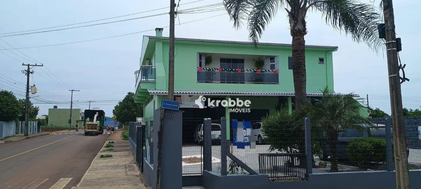 Foto 2 de Casa com 3 quartos à venda, 420m2 em Teutonia - RS