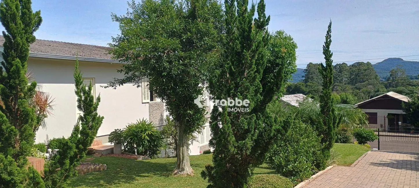 Foto 4 de Casa com 3 quartos à venda, 320m2 em Teutonia - RS