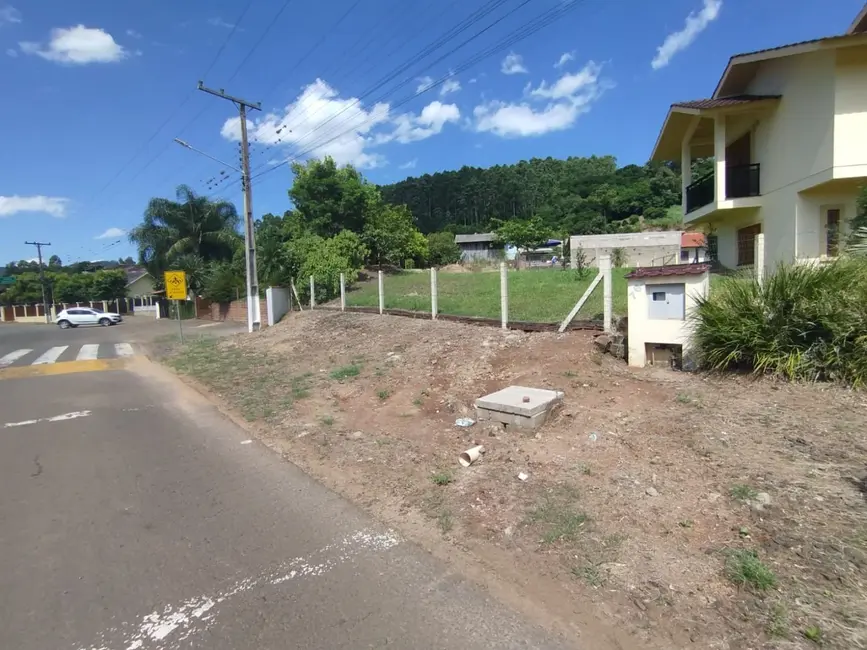 Foto 3 de Terreno / Lote à venda, 481m2 em Centro, Westfalia - RS