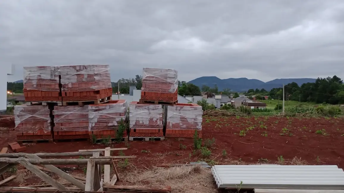 Foto 3 de Terreno / Lote à venda, 300m2 em Teutonia - RS