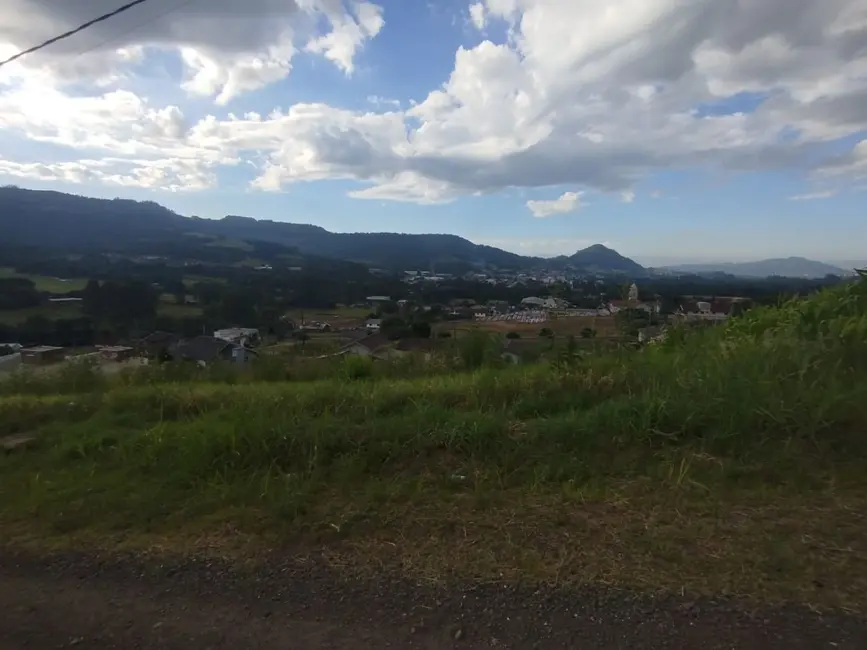 Foto 1 de Terreno / Lote à venda, 360m2 em Westfalia - RS