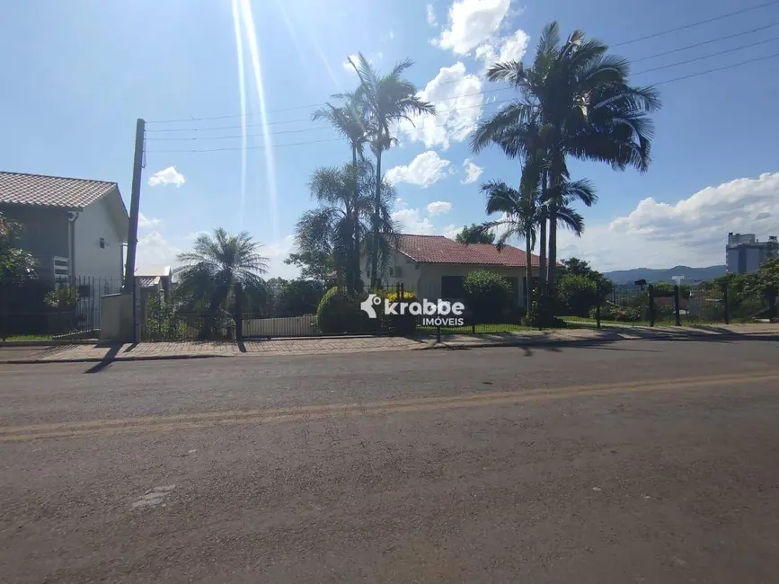 Foto 4 de Casa com 3 quartos à venda, 1130m2 em Teutonia - RS