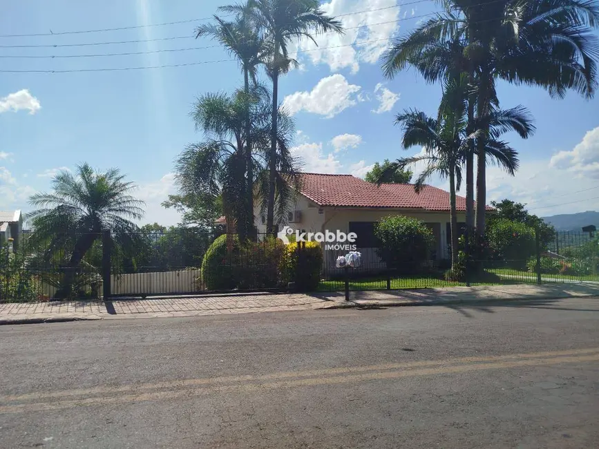 Foto 5 de Casa com 3 quartos à venda, 1130m2 em Teutonia - RS