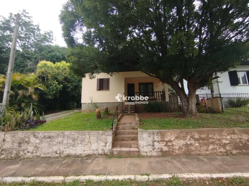 Casa com 3 quartos à venda, 557m2 em Centro, Poco Das Antas - RS - imagem 1 Foto 1 de Casa com 3 quartos à venda, 557m2 em Centro, Poco Das Antas - RS
