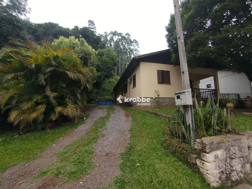 Casa com 3 quartos à venda, 557m2 em Centro, Poco Das Antas - RS - imagem 2 Foto 2 de Casa com 3 quartos à venda, 557m2 em Centro, Poco Das Antas - RS