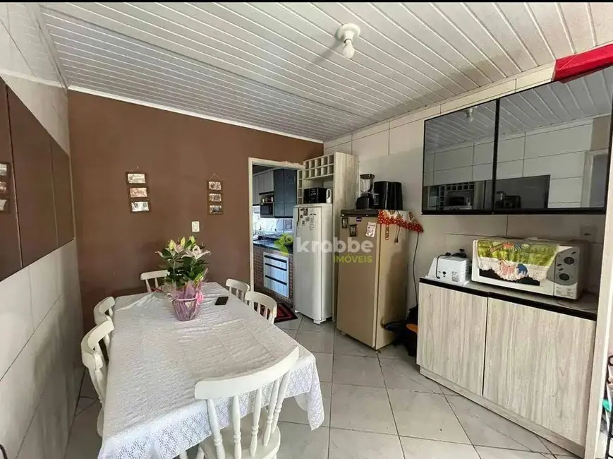 Casa com 3 quartos à venda, 250m2 em Boa Vista, Teutonia - RS - imagem 6 Foto 6 de Casa com 3 quartos à venda, 250m2 em Boa Vista, Teutonia - RS
