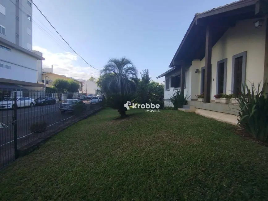 Foto 3 de Casa com 4 quartos à venda, 732m2 em Languiru, Teutonia - RS