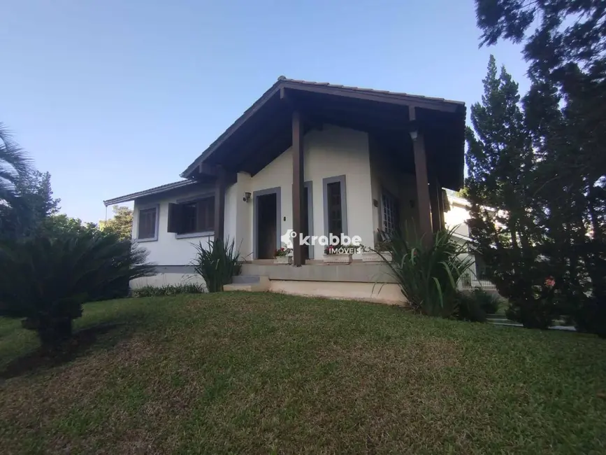 Foto 2 de Casa com 4 quartos à venda, 732m2 em Languiru, Teutonia - RS