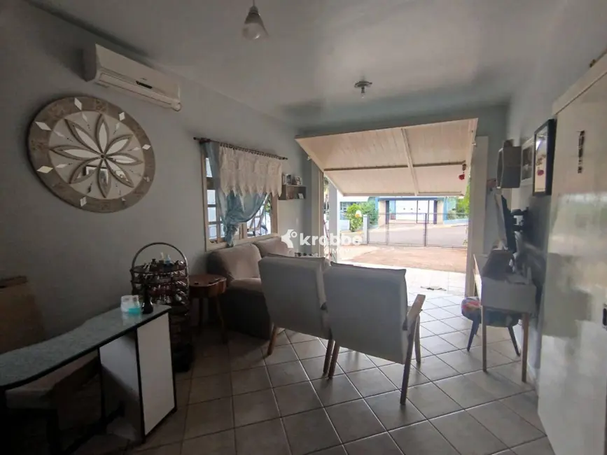 Foto 2 de Casa com 3 quartos à venda, 390m2 em Teutonia - RS