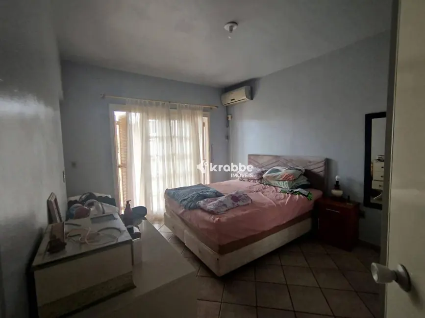 Foto 4 de Casa com 3 quartos à venda, 390m2 em Teutonia - RS
