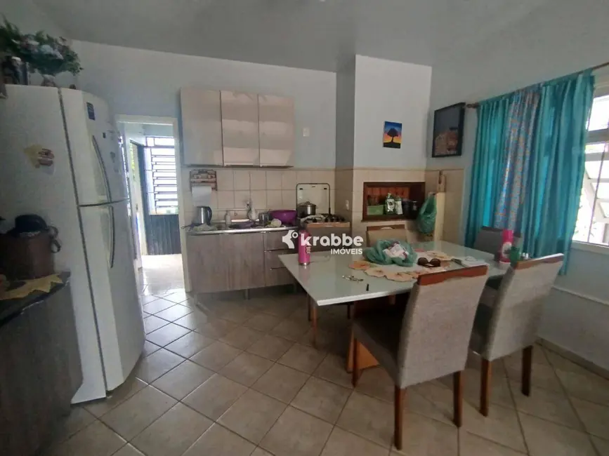 Foto 3 de Casa com 3 quartos à venda, 390m2 em Teutonia - RS