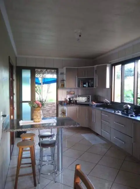 Casa com 4 quartos à venda, 385m2 em Estrela - RS - imagem 5 Foto 5 de Casa com 4 quartos à venda, 385m2 em Estrela - RS
