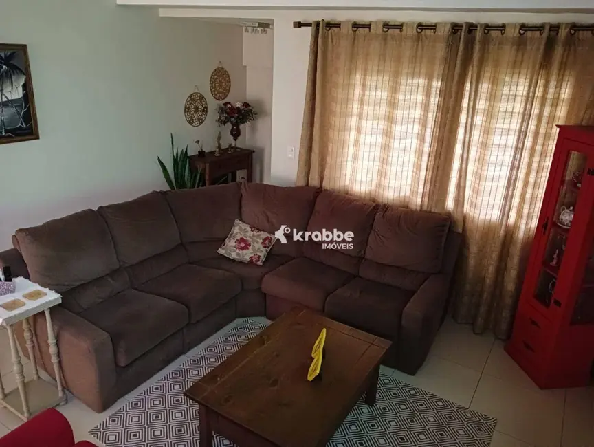 Foto 2 de Casa com 3 quartos à venda, 390m2 em Teutonia - RS