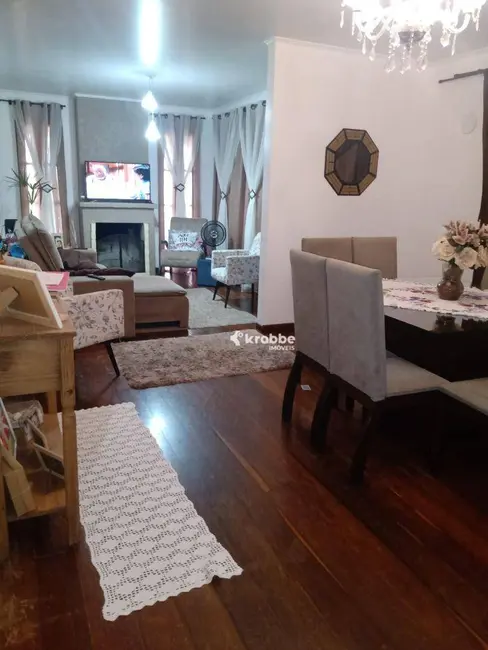 Casa com 3 quartos à venda, 292m2 em Estrela - RS - imagem 4 Foto 4 de Casa com 3 quartos à venda, 292m2 em Estrela - RS