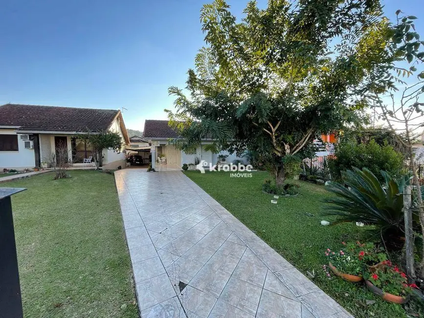 Casa com 4 quartos à venda, 363m2 em Centro, Paverama - RS - imagem 7 Foto 7 de Casa com 4 quartos à venda, 363m2 em Centro, Paverama - RS