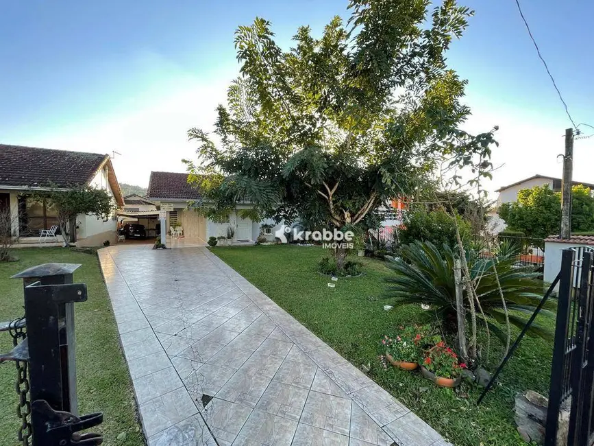 Casa com 4 quartos à venda, 363m2 em Centro, Paverama - RS - imagem 5 Foto 5 de Casa com 4 quartos à venda, 363m2 em Centro, Paverama - RS